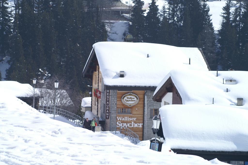 Swiss Chalet-Style Hotel Walliser Spycher Riederalp Room photo