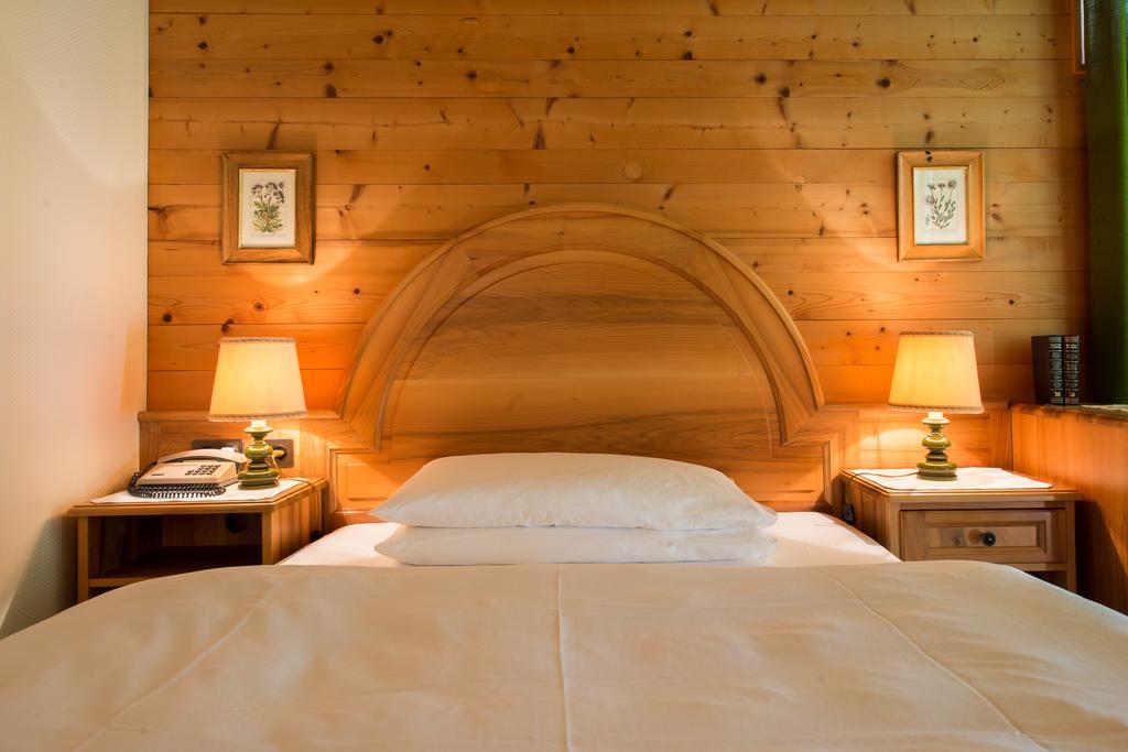 Swiss Chalet-Style Hotel Walliser Spycher Riederalp Exterior photo